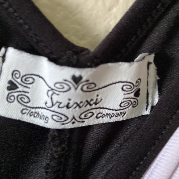 Trixxi Floral V neck Dress - Picture 3 of 4